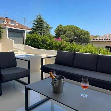 Panoramic Montain Villa Cabrils Exterior photo